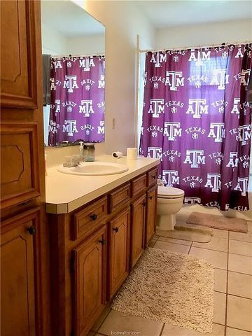 1111 Hardwood Lane, College Station, TX 77840