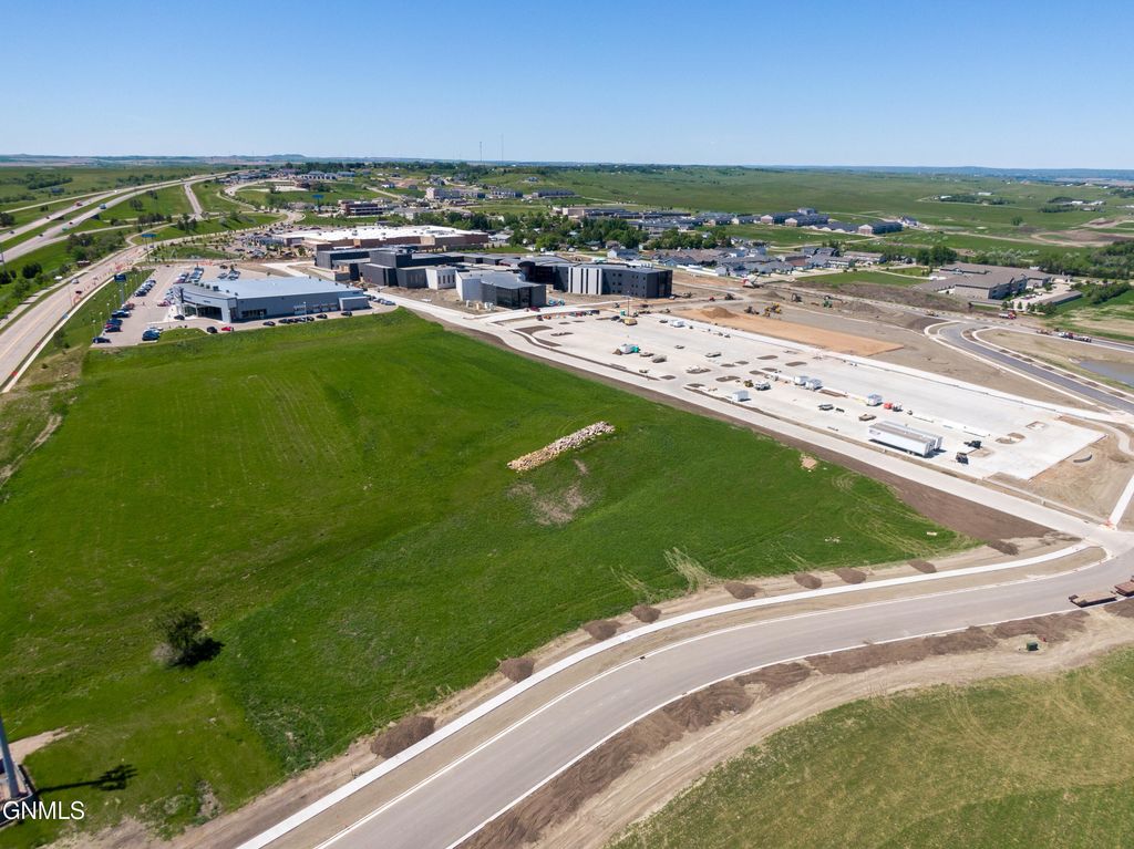 520,550, Old Red Trail, Mandan, ND 58554 photo 6