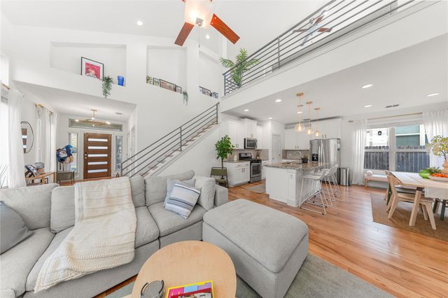 808 Cottage Bank TRL 14, Austin, TX 78748