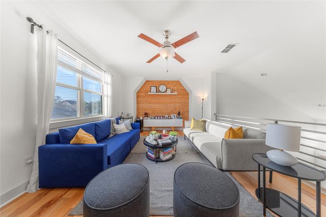 808 Cottage Bank TRL 14, Austin, TX 78748