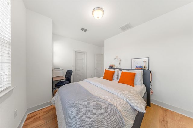 808 Cottage Bank TRL 14, Austin, TX 78748