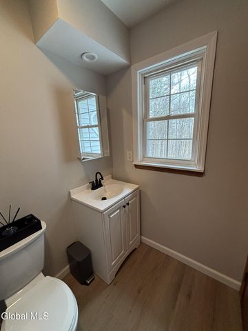 252 Nys Rt 32, Saratoga, NY 12871