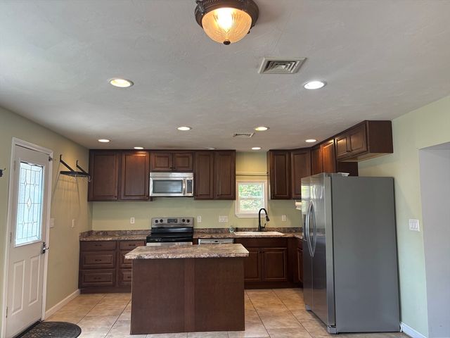 68 Eddy St 2, North Attleboro, MA 02760