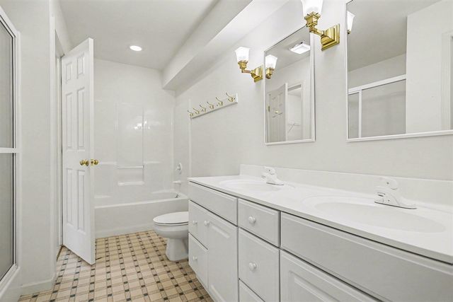 212 Chauncey Court, Marshall, MI 49068