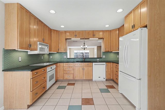 212 Chauncey Court, Marshall, MI 49068