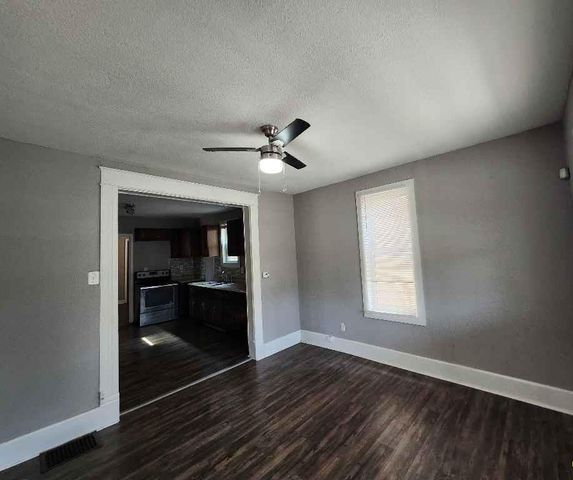 2203 Agnes Avenue, Kansas City, MO 64127