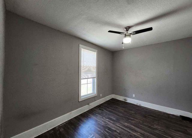 2203 Agnes Avenue, Kansas City, MO 64127