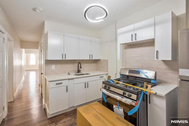 22 Edwin Place, Newark, NJ 07112