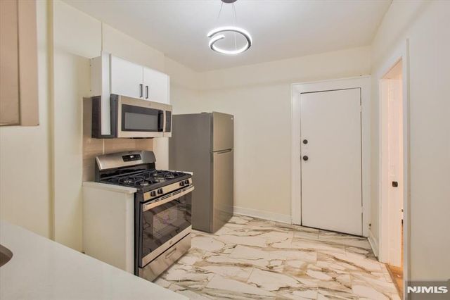 22 Edwin Place, Newark, NJ 07112