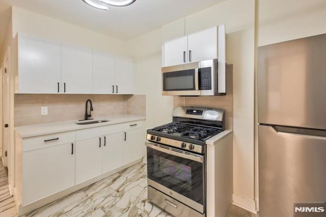 22 Edwin Place, Newark, NJ 07112