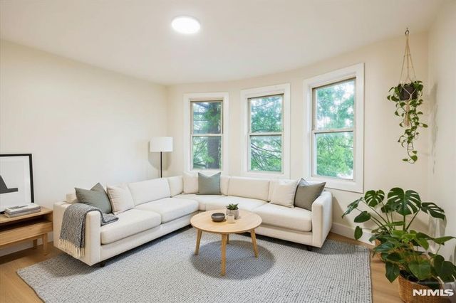 22 Edwin Place, Newark, NJ 07112