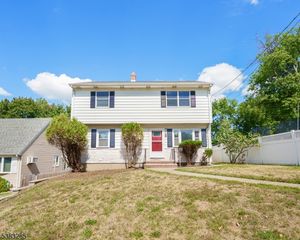 15 Wendy Ter, Garfield City, NJ 07026