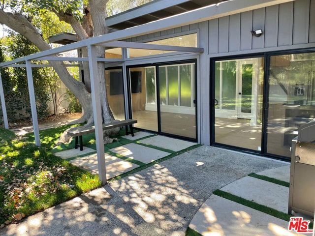 15434 Mulholland Drive, Los Angeles, CA 90077