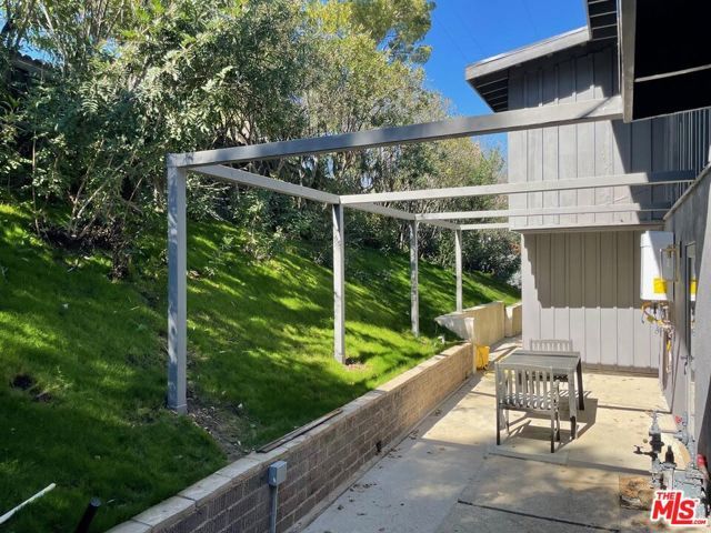 15434 Mulholland Drive, Los Angeles, CA 90077