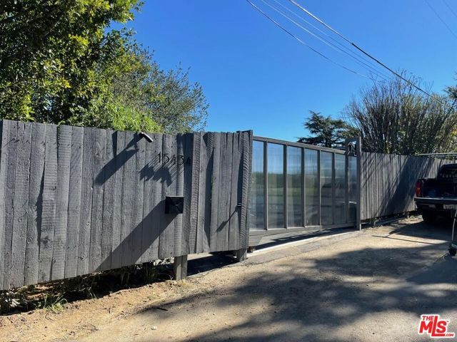 15434 Mulholland Drive, Los Angeles, CA 90077