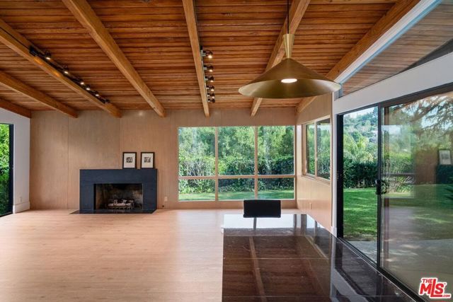 15434 Mulholland Drive, Los Angeles, CA 90077