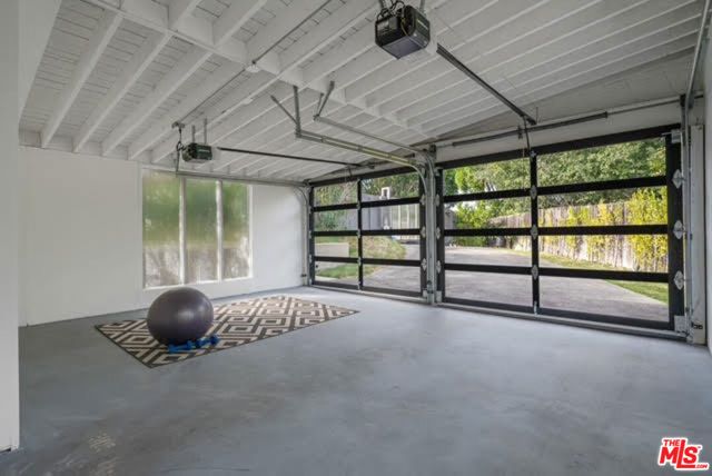 15434 Mulholland Drive, Los Angeles, CA 90077