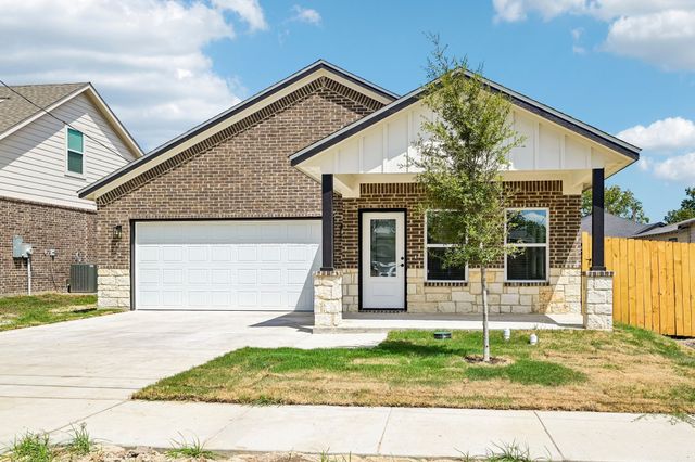 305 Campbell Street, Terrell, TX 75160