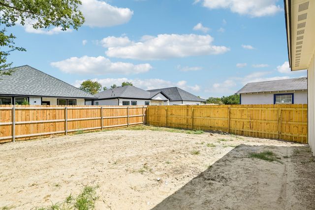 305 Campbell Street, Terrell, TX 75160