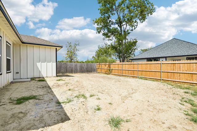 305 Campbell Street, Terrell, TX 75160
