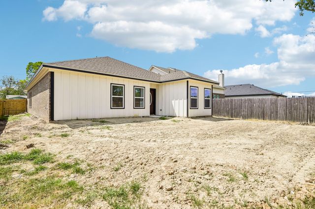 305 Campbell Street, Terrell, TX 75160