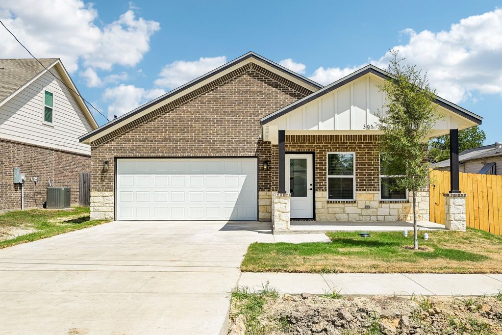 305 Campbell Street, Terrell, TX 75160