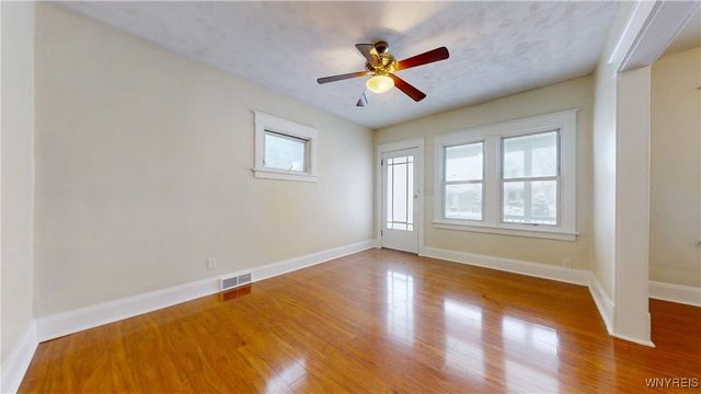 2459 La Salle Avenue, Niagara Falls, NY 14301