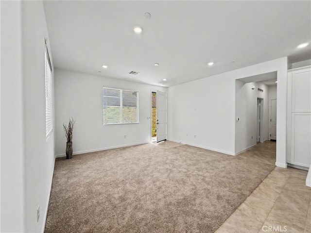 1366 Thunderbolt Lane, Rialto, CA 92376