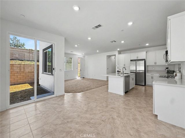 1366 Thunderbolt Lane, Rialto, CA 92376