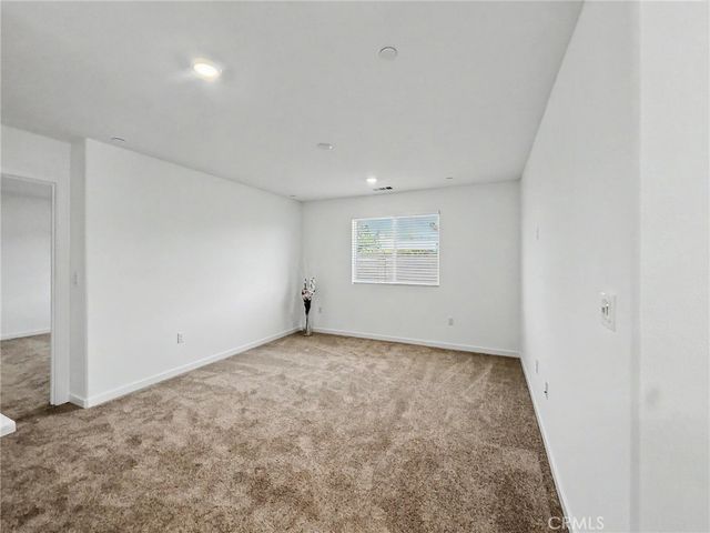 1366 Thunderbolt Lane, Rialto, CA 92376