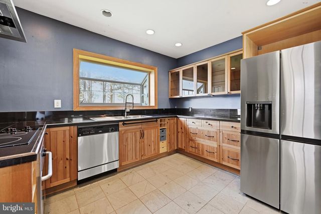 1019 STIRLING ST, Coatesville, PA 19320