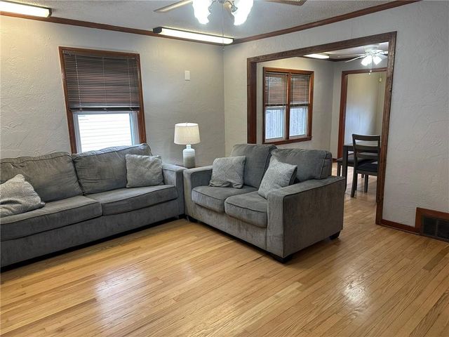 43 S 19th Street, Kansas City, KS 66102