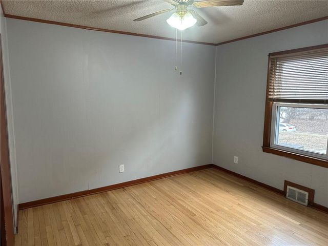 43 S 19th Street, Kansas City, KS 66102