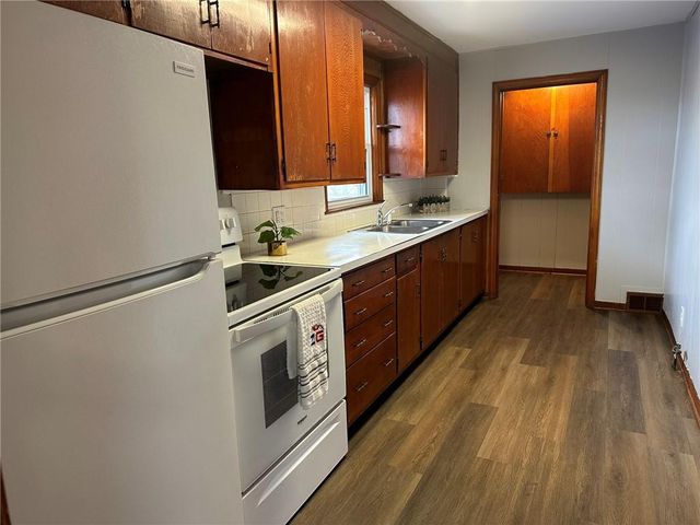 43 S 19th Street, Kansas City, KS 66102