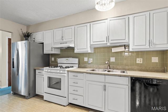 3518 Canterbury Drive, St Charles, MO 63303