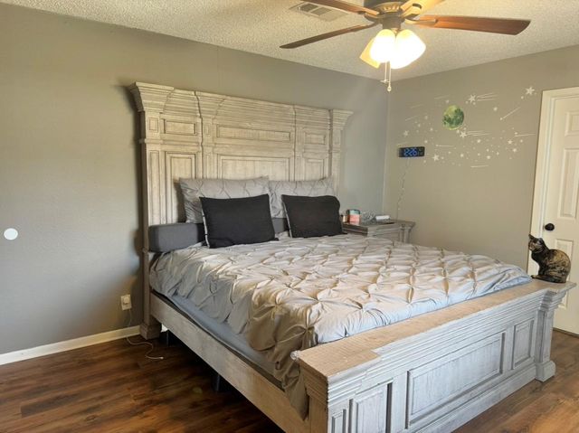 612 Cardinal ST, Elgin, TX 78621