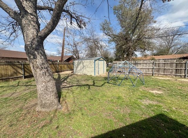 612 Cardinal ST, Elgin, TX 78621