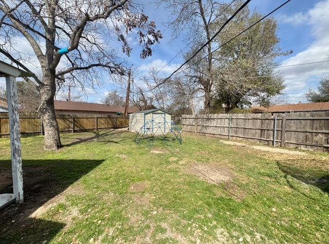 612 Cardinal ST, Elgin, TX 78621