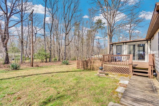 329 Rugby Rd, Crossville, TN 38558