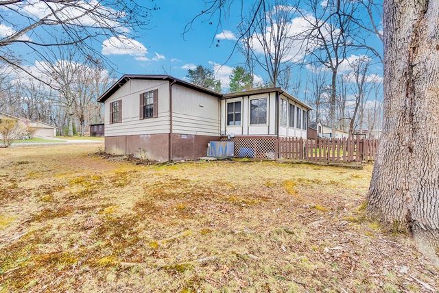 329 Rugby Rd, Crossville, TN 38558