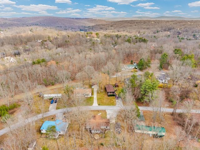 329 Rugby Rd, Crossville, TN 38558