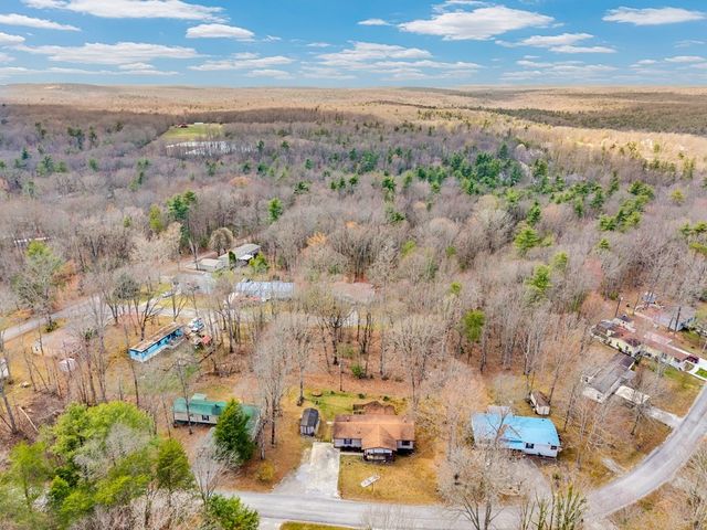 329 Rugby Rd, Crossville, TN 38558