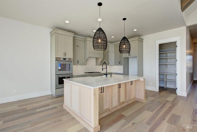 5876 S Pinpoint Way, Meridian, ID 83642