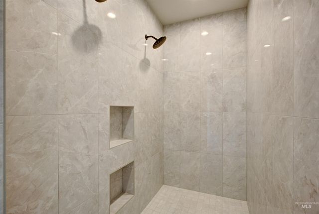 5876 S Pinpoint Way, Meridian, ID 83642