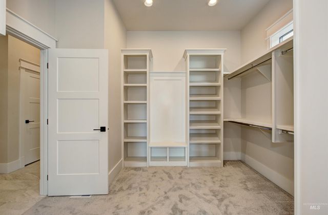 5876 S Pinpoint Way, Meridian, ID 83642