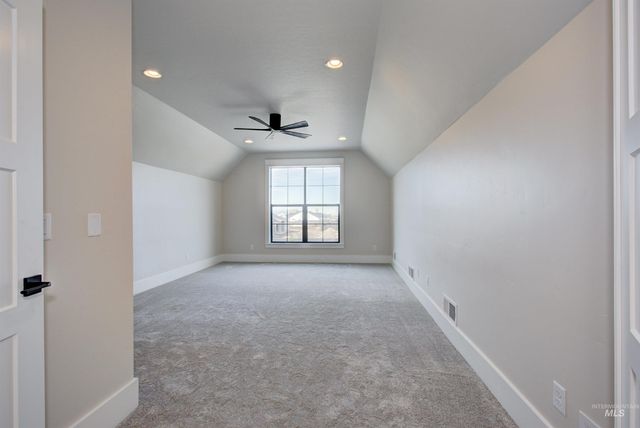 5876 S Pinpoint Way, Meridian, ID 83642