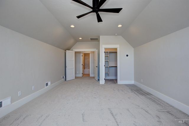 5876 S Pinpoint Way, Meridian, ID 83642