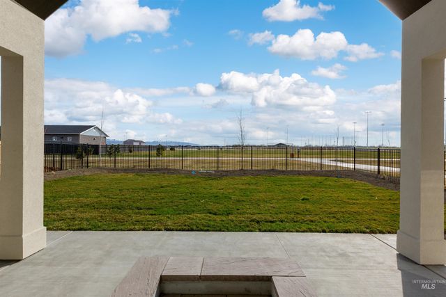 5876 S Pinpoint Way, Meridian, ID 83642