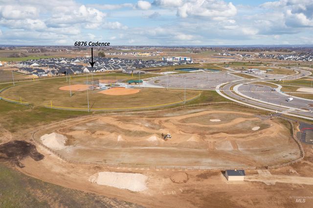 5876 S Pinpoint Way, Meridian, ID 83642