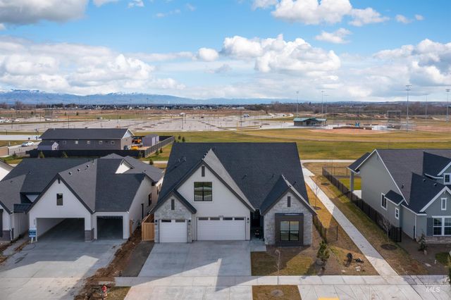 5876 S Pinpoint Way, Meridian, ID 83642